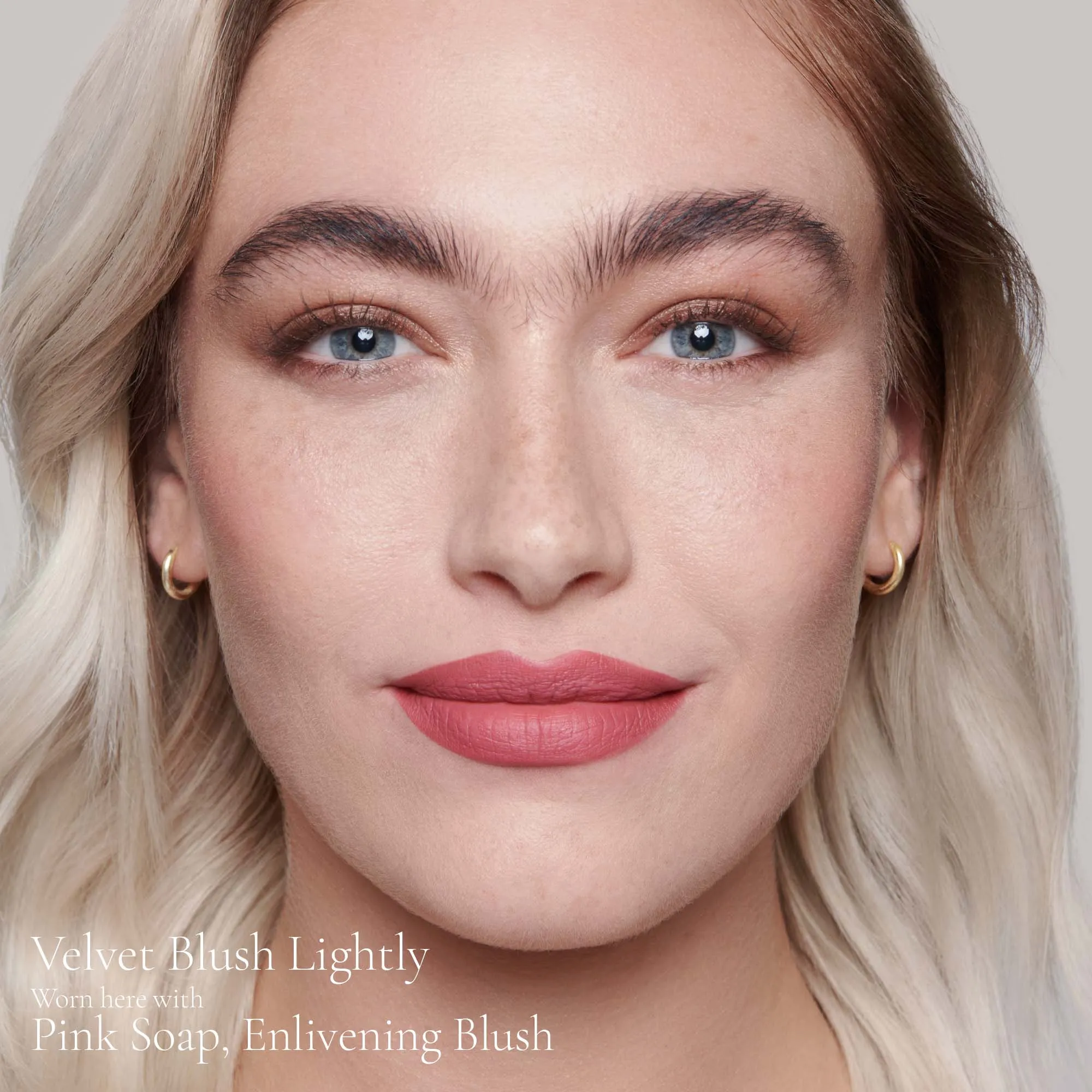 Velvet Blush Lightly (True Velvet Lip Colour)